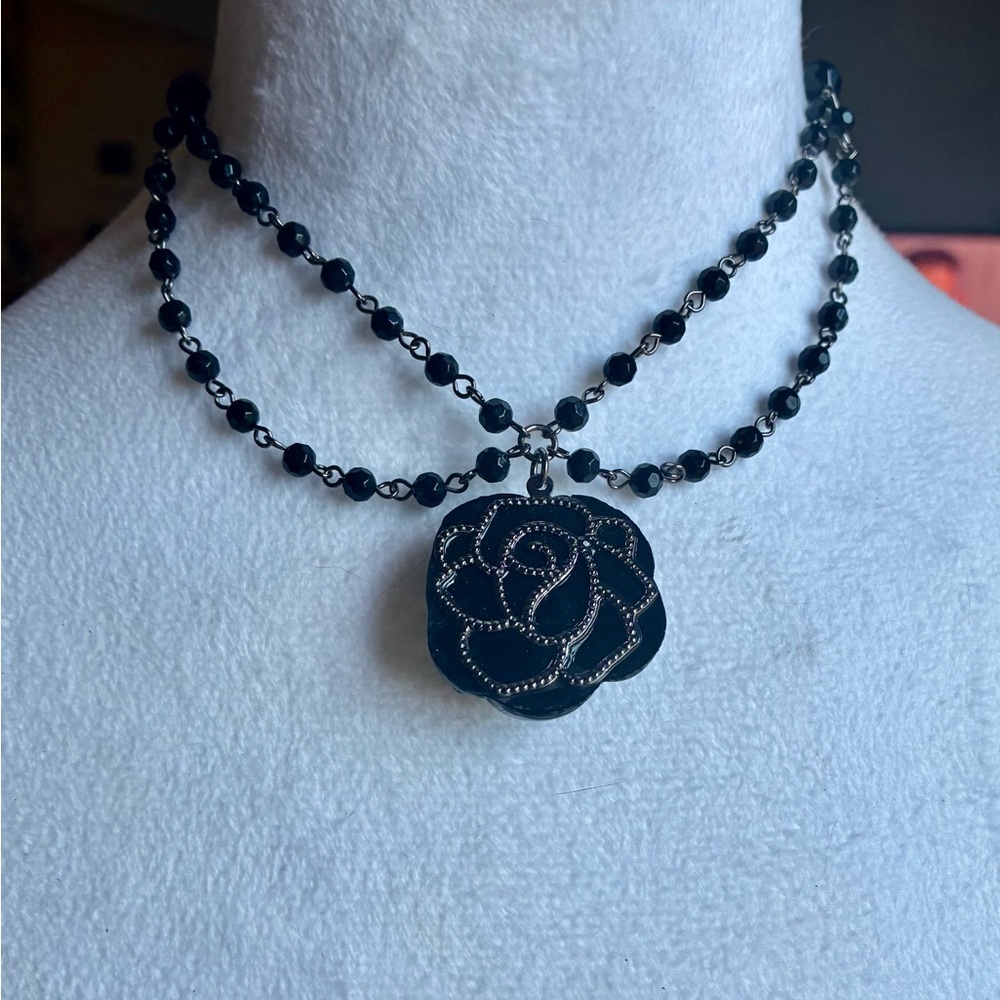 🌹Reversible Black Carved Rose Pendant Healing Hematite Necklace - Picture 8 of 8